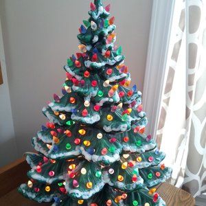 Ceramic Christmas that light up - Custom Home Dec